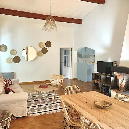 Privee Dans Un Cadre Verdoyant , Piscine Et Grand Jardin *