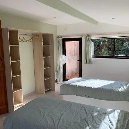 빌라 Privee Dans Un Cadre Verdoyant , Piscine Et Grand Jardin *