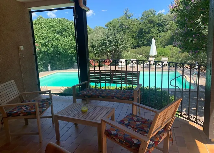Villa Privee Dans Un Cadre Verdoyant , Piscine Et Grand Jardin *